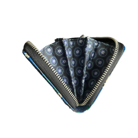 HADAKI Floral Pattern Zip Around Wallet - Picture 9 of 16